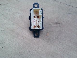 bontott MAZDA 323 Jobb első Ablakemelő Kapcsoló