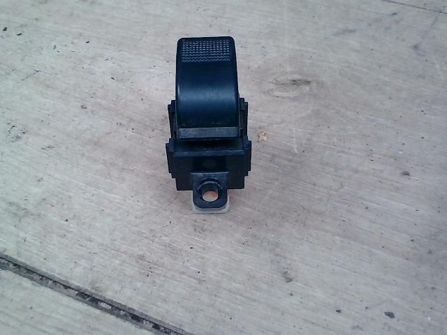 bontott MAZDA 323 Jobb első Ablakemelő Kapcsoló