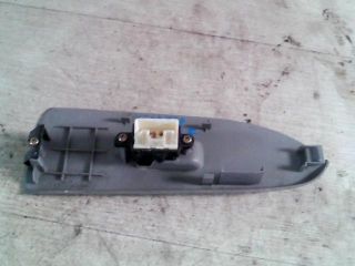 bontott MAZDA 323 Jobb első Ablakemelő Kapcsoló