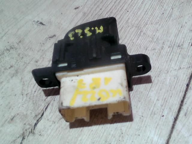 bontott MAZDA 323 Jobb első Ablakemelő Kapcsoló