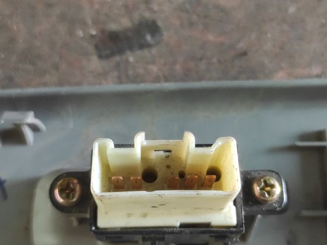 bontott MAZDA 323 Jobb első Ablakemelő Kapcsoló