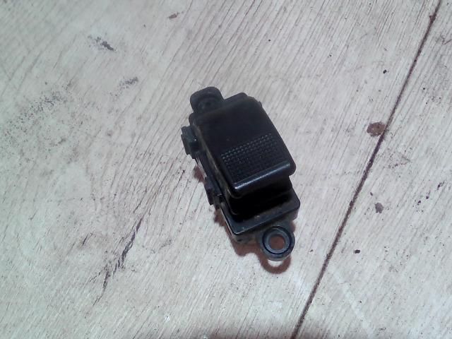 bontott MAZDA 323 Jobb első Ablakemelő Kapcsoló