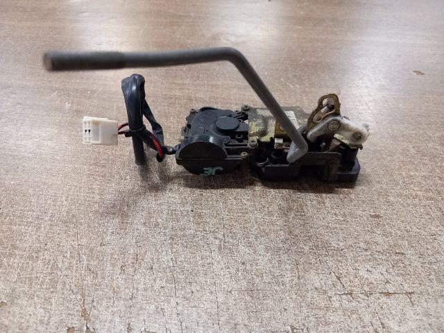 bontott MAZDA 323 Jobb első Ajtózár