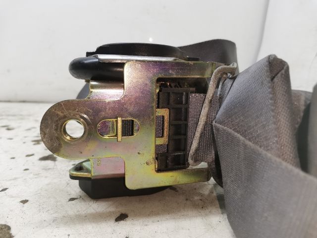 bontott MAZDA 323 Jobb első Biztonsági Öv