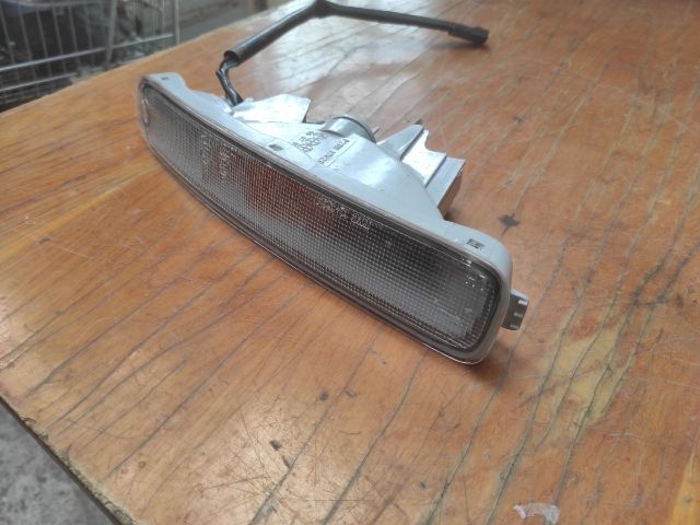 bontott MAZDA 323 Jobb első Irányjelző