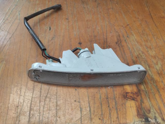 bontott MAZDA 323 Jobb első Irányjelző