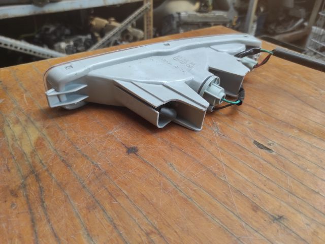 bontott MAZDA 323 Jobb első Irányjelző