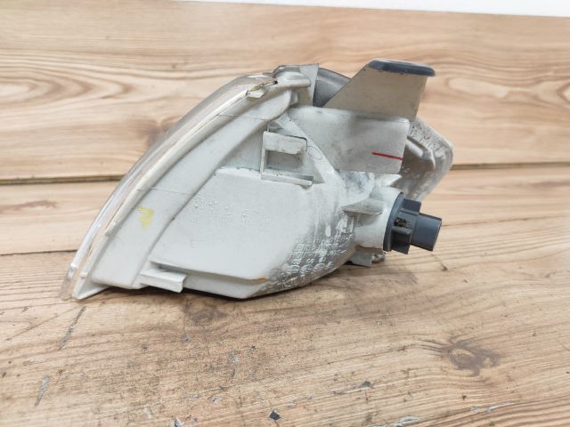 bontott MAZDA 323 Jobb első Irányjelző