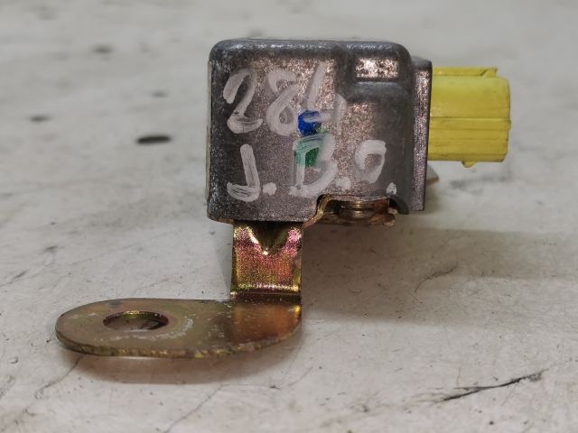 bontott MAZDA 323 Jobb első Oldal Ütközés Érzékelő