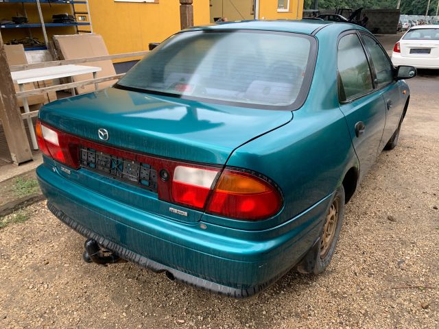 bontott MAZDA 323 Jobb első Sárvédő