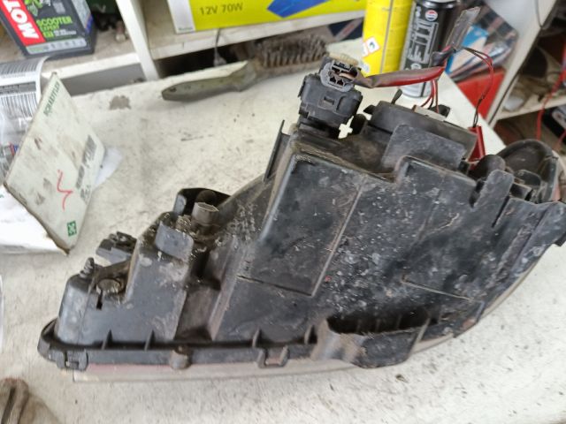 bontott MAZDA 323 Jobb Fényszóró