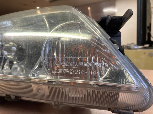 bontott MAZDA 323 Jobb Fényszóró