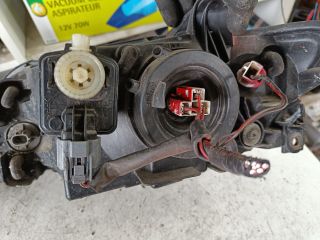 bontott MAZDA 323 Jobb Fényszóró