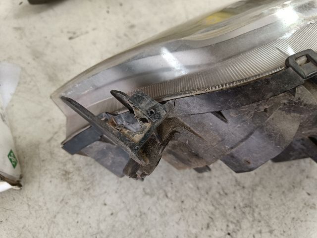 bontott MAZDA 323 Jobb Fényszóró