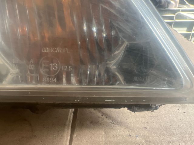 bontott MAZDA 323 Jobb Fényszóró