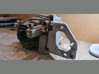 bontott MAZDA 323 Jobb Fényszóró