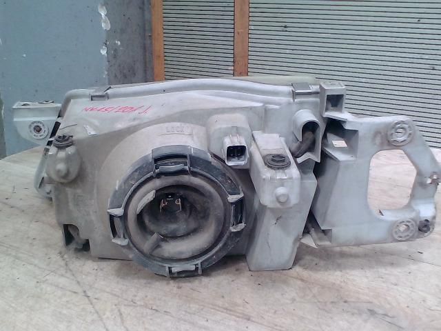 bontott MAZDA 323 Jobb Fényszóró