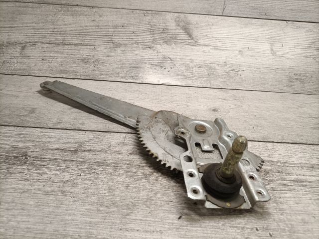 bontott MAZDA 323 Jobb hátsó Ablakemelő Szerkezet (Mechanikus)