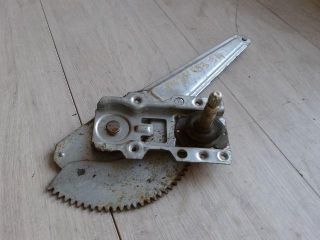 bontott MAZDA 323 Jobb hátsó Ablakemelő Szerkezet (Mechanikus)