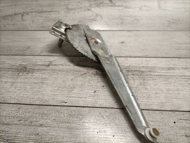 bontott MAZDA 323 Jobb hátsó Ablakemelő Szerkezet (Mechanikus)