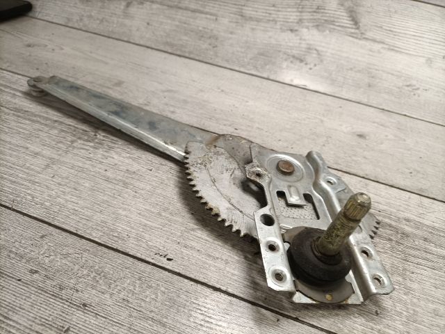 bontott MAZDA 323 Jobb hátsó Ablakemelő Szerkezet (Mechanikus)