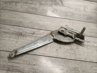 bontott MAZDA 323 Jobb hátsó Ablakemelő Szerkezet (Mechanikus)