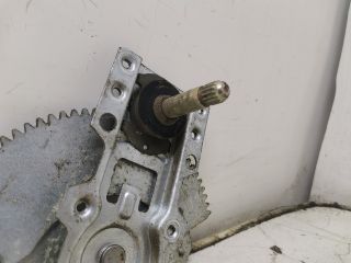 bontott MAZDA 323 Jobb hátsó Ablakemelő Szerkezet (Mechanikus)
