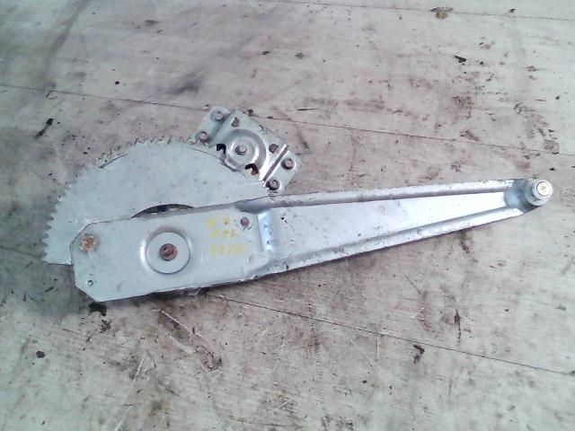 bontott MAZDA 323 Jobb hátsó Ablakemelő Szerkezet (Mechanikus)