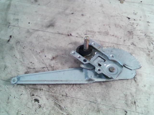 bontott MAZDA 323 Jobb hátsó Ablakemelő Szerkezet (Mechanikus)