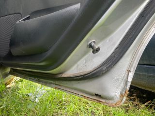 bontott MAZDA 323 Jobb hátsó Ajtó (Üres lemez)