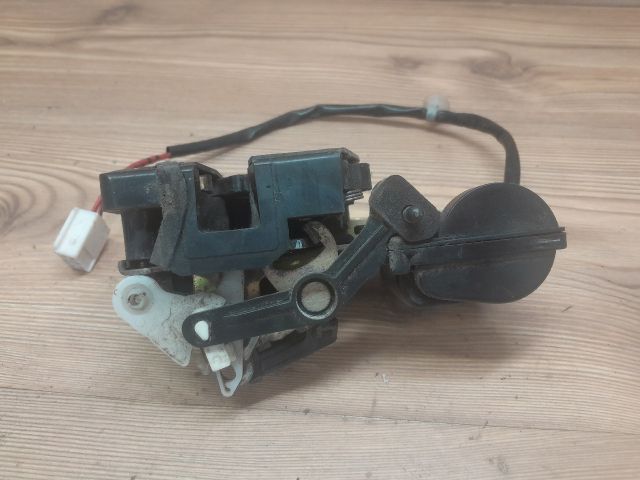 bontott MAZDA 323 Jobb hátsó Ajtózár