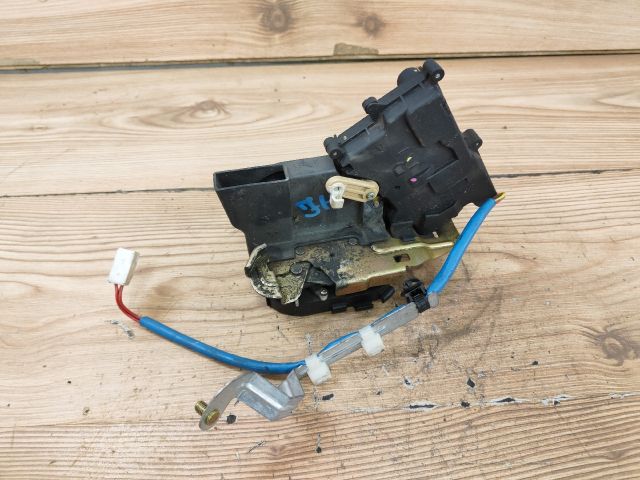 bontott MAZDA 323 Jobb hátsó Ajtózár