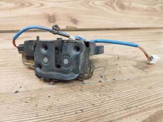 bontott MAZDA 323 Jobb hátsó Ajtózár