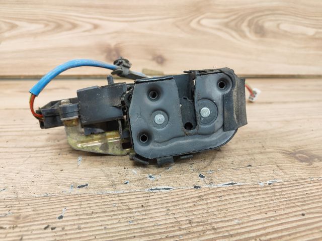 bontott MAZDA 323 Jobb hátsó Ajtózár