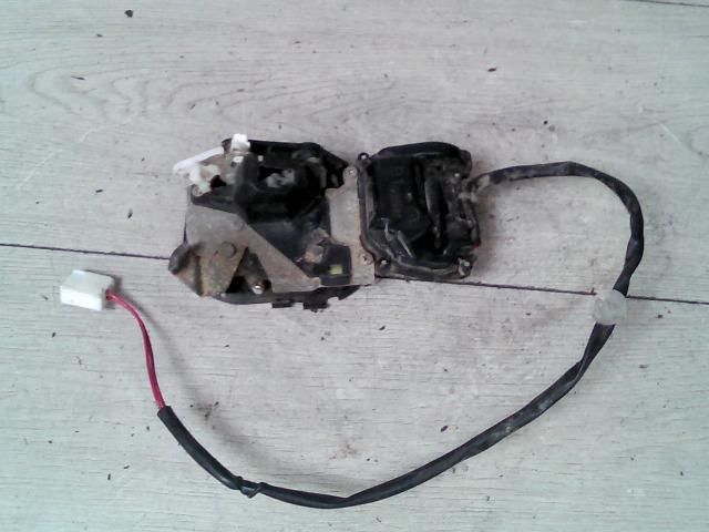 bontott MAZDA 323 Jobb hátsó Ajtózár