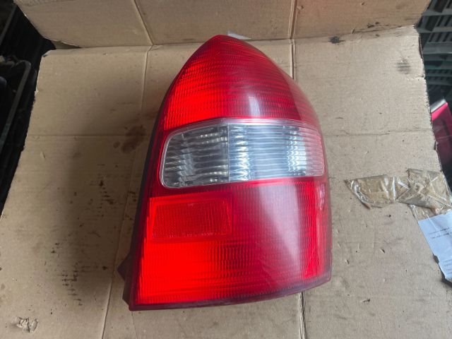bontott MAZDA 323 Jobb Hátsó Lámpa
