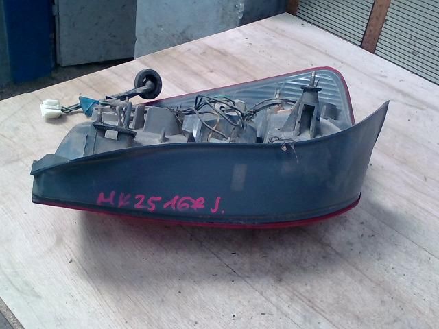 bontott MAZDA 323 Jobb Hátsó Lámpa