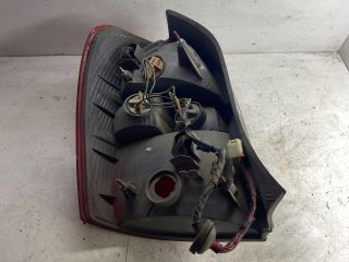 bontott MAZDA 323 Jobb Hátsó Lámpa