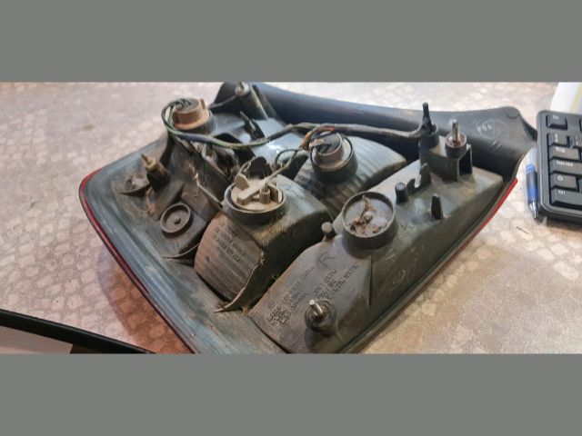 bontott MAZDA 323 Jobb Hátsó Lámpa