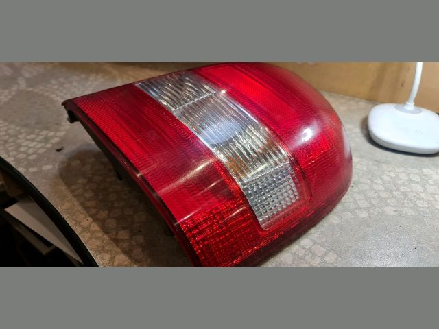 bontott MAZDA 323 Jobb Hátsó Lámpa