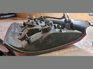 bontott MAZDA 323 Jobb Hátsó Lámpa