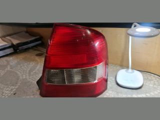 bontott MAZDA 323 Jobb Hátsó Lámpa