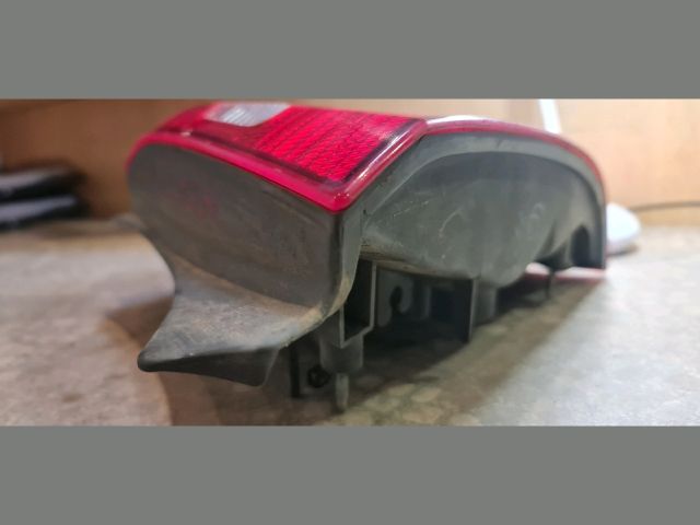 bontott MAZDA 323 Jobb Hátsó Lámpa