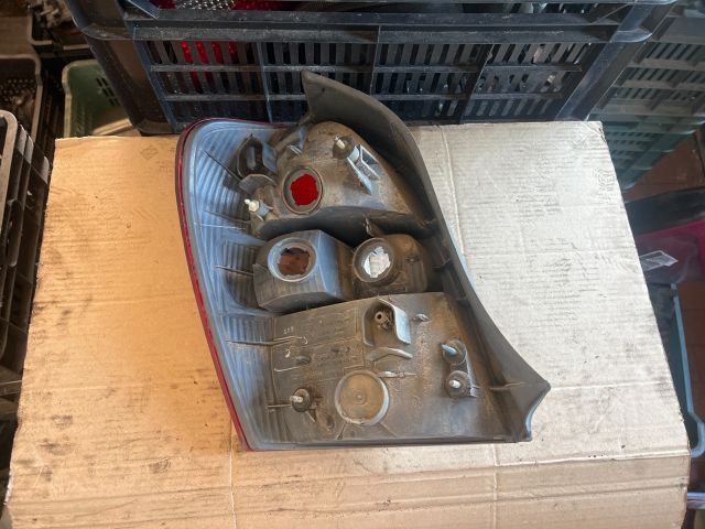 bontott MAZDA 323 Jobb Hátsó Lámpa