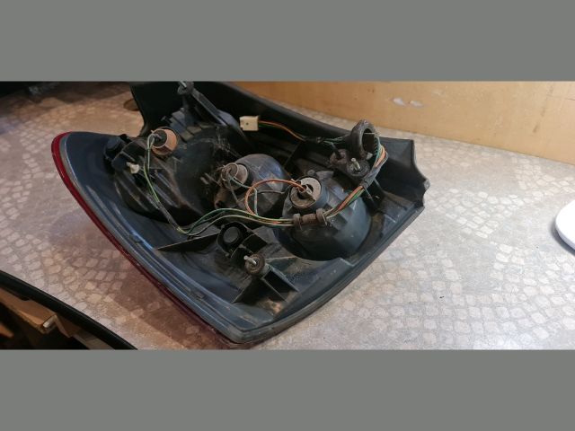 bontott MAZDA 323 Jobb Hátsó Lámpa