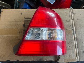 bontott MAZDA 323 Jobb Hátsó Lámpa