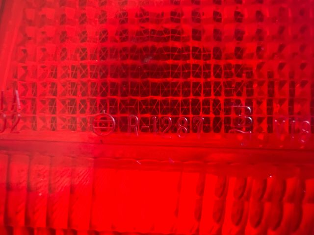 bontott MAZDA 323 Jobb Hátsó Lámpa