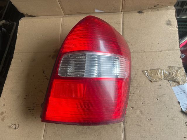 bontott MAZDA 323 Jobb Hátsó Lámpa