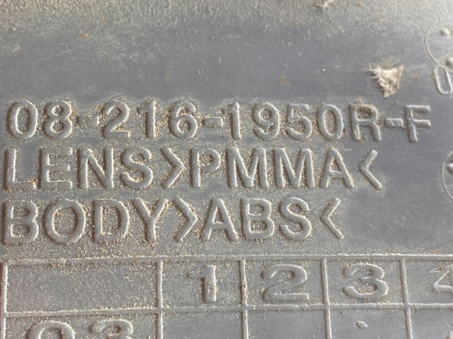 bontott MAZDA 323 Jobb Hátsó Lámpa