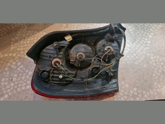 bontott MAZDA 323 Jobb Hátsó Lámpa